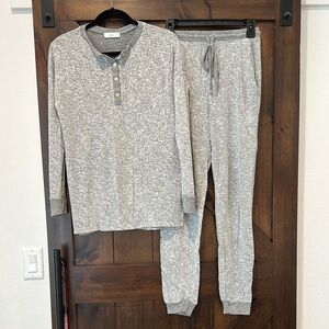 SOFT TALULAH Gray shirt and Joggers set